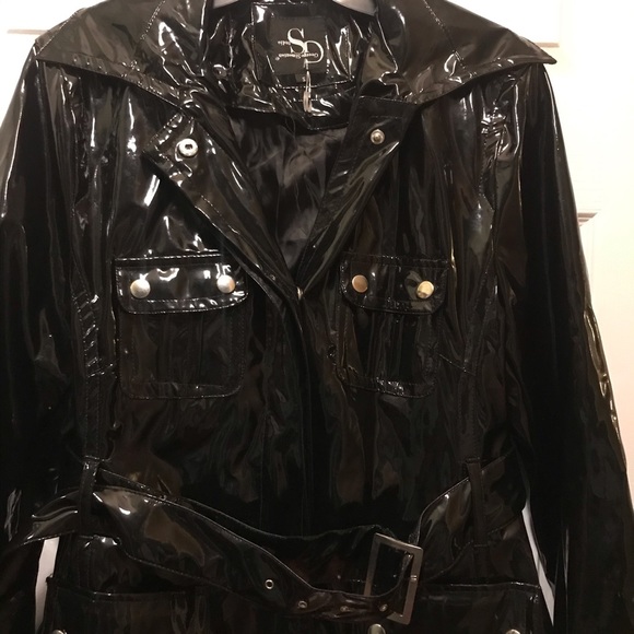 SOLD🦋 Vinyl Trench Coat in Black - Picture 3 of 4
